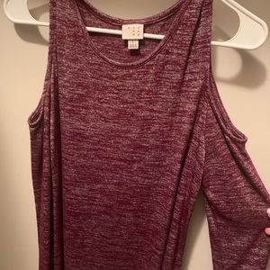 Women’s cold shoulder top